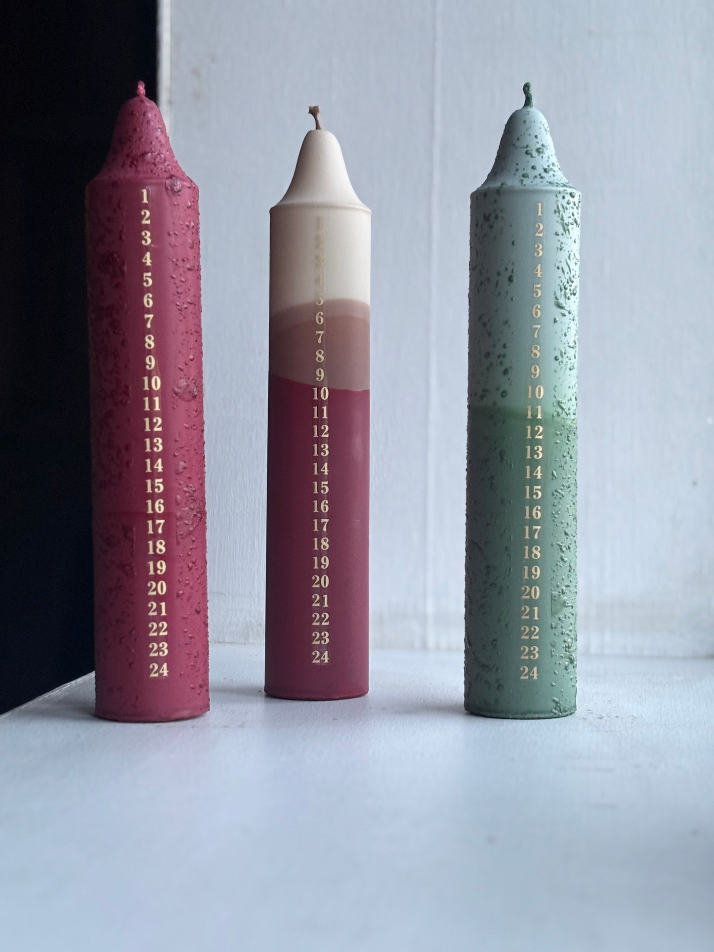 Granglitter – Kalenderljus med gulddekor