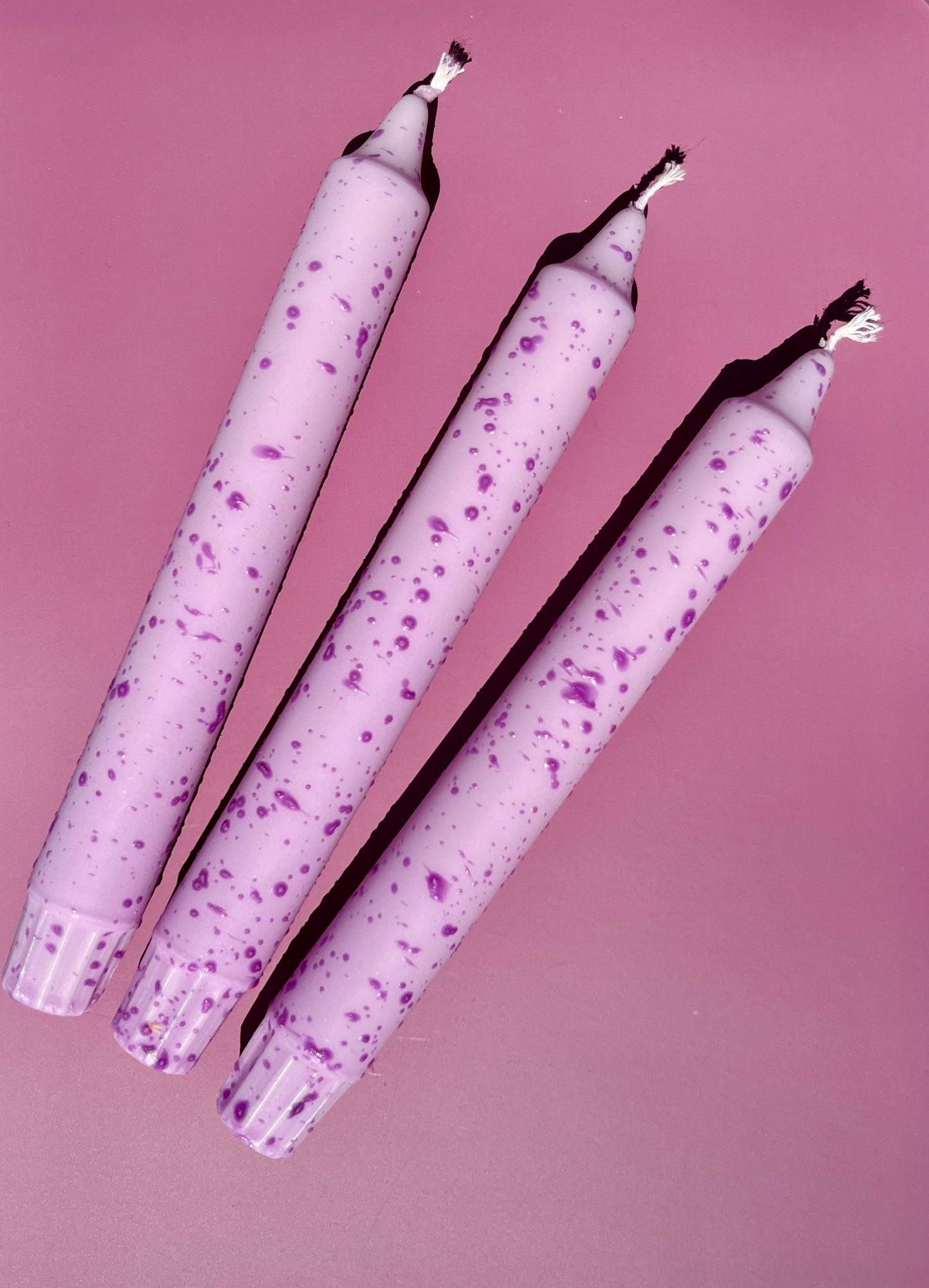Purple Haze Pop stearinljus – lila konfettiljus med stänk