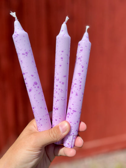 Purple Haze Pop stearinljus – lila konfettiljus med stänk