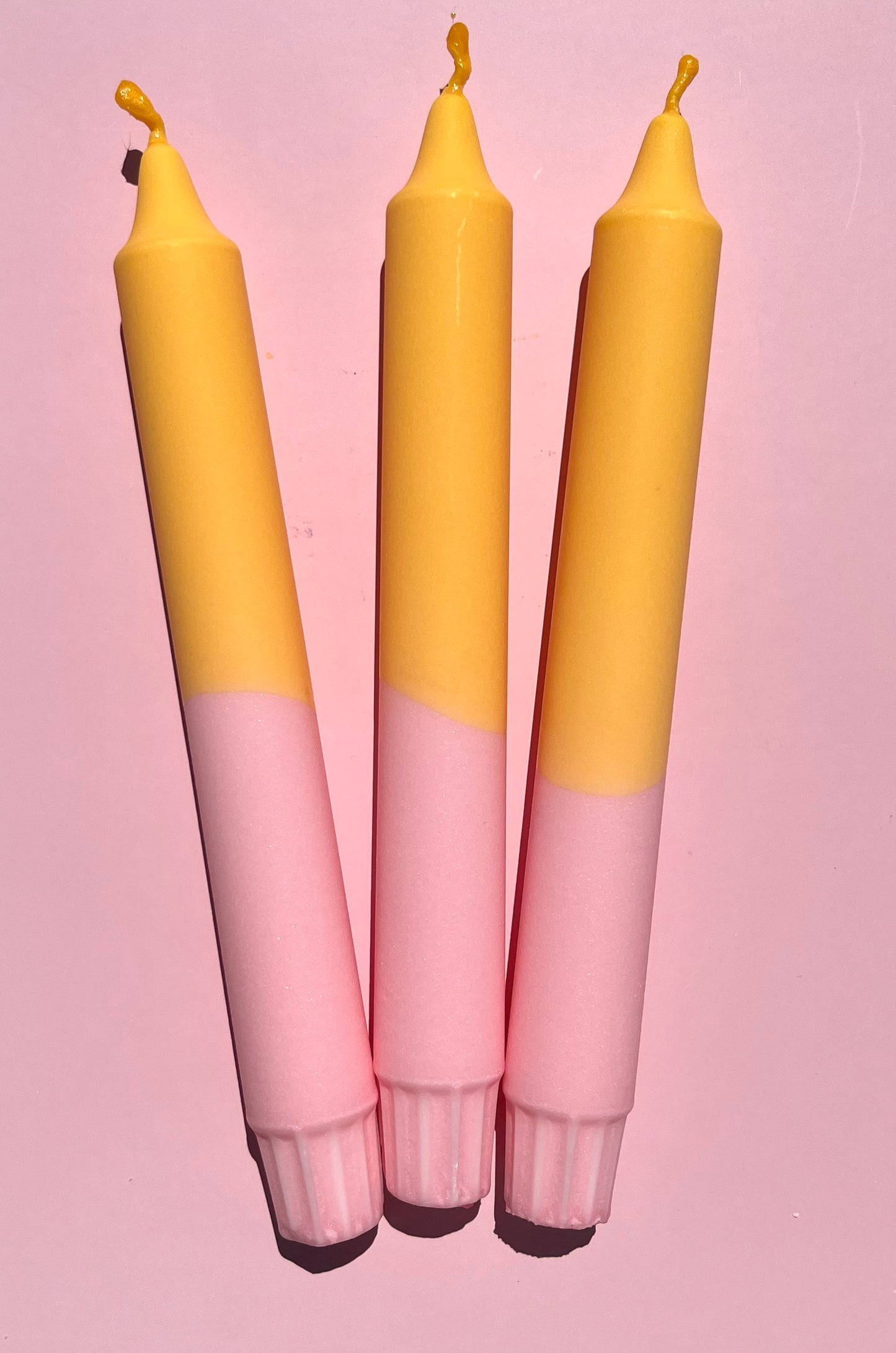 Honey Kiss-stearinljus – handgjorda ljus i honungsgult och rosa | 100 % stearin