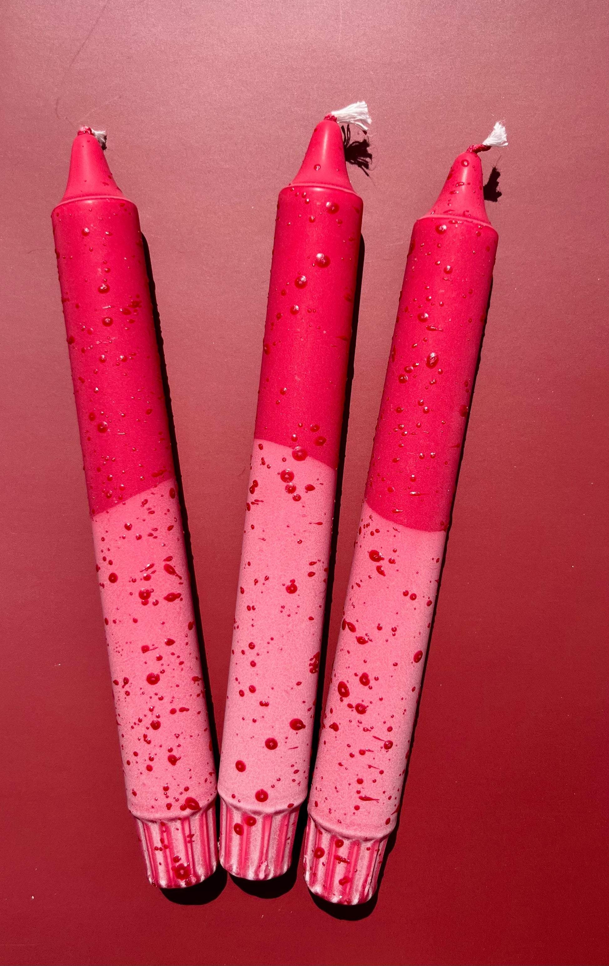 Cherry Pop – rött stearinljus med stänk